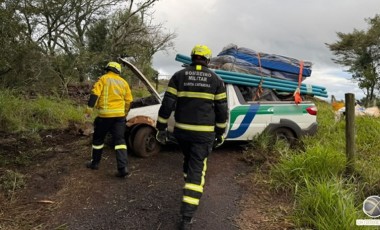 Saída de pista seguida de tombamento na BR-282 não deixa feridos