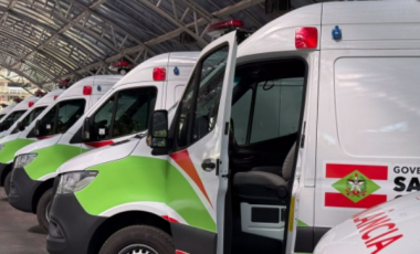 Estado entrega 10 novas ambulâncias para reforçar atendimento na região