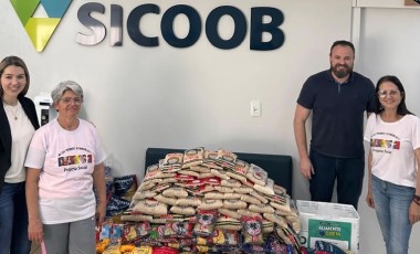 Sicoob São Miguel arrecada cerca de 5.000 kg de alimentos na campanha Alimente o Bem