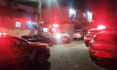Homem usa extintor de incêndio para invadir apartamento e matar ex-companheira