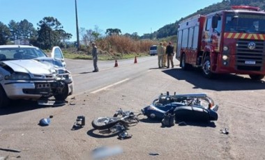 Motociclista é arremessado após colisão com carro na PR-180