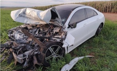 Carro recém-comprado se envolve em acidente na BR-163