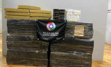 PM apreende mais de 118 quilos de maconha e medicamentos contrabandeados