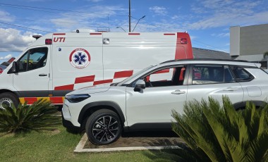 Bom Jesus do Sul recebe nova ambulância e veículo para a administração municipal