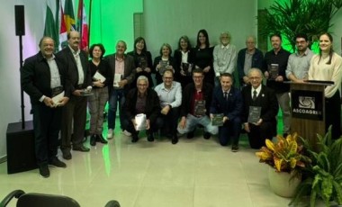 Livro 50 anos da Ascoagrin é oficialmente lançado em solenidade festiva