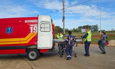 Menino de 8 anos fica ferido após ser atropelado enquanto estava de bicicleta