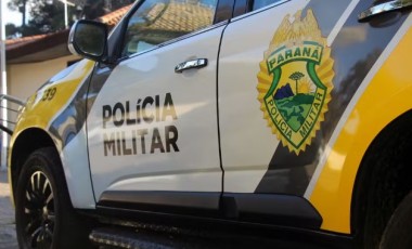 Mulher corre para igreja para escapar de marido que a perseguia com faca