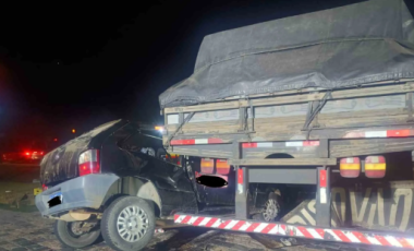 Caminhão de Iraceminha se envolve em grave acidente na BR-470; bebê de 8 meses sobrevive e duas pessoas morrem