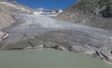 Onda de calor acelera derretimento de geleiras na Suíça e já deixa 3,7 mil mortos