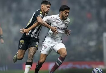 Em jogo de cinco gols, Atlético-MG vence Fluminense, de virada, na reabertura da Arena MRV
