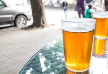 Por trás das cervejas zero: mestre-cervejeiro revela como a indústria preserva o sabor da bebida, mas sem álcool