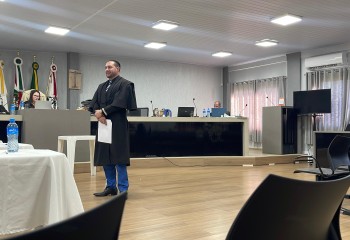 Pela segunda vez, acusado de feminicídio triplamente qualificado tentado é absolvido pelo Tribunal do Júri