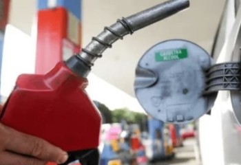 Procon coleta amostras de gasolina em postos do município para análise de qualidade