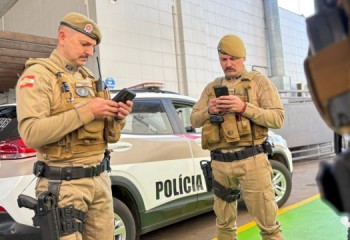 Polícia Militar apreende veículos com irregularidades