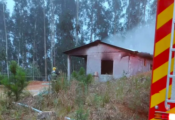 Idoso ateia fogo na esposa e é preso por tentativa de feminicídio
