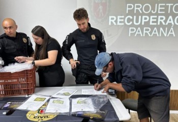 Polícia Civil recupera e devolve mais de 100 celulares roubados e furtados