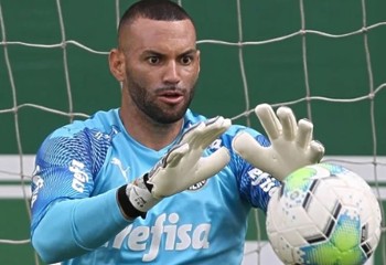Grêmio avança para contratar goleiro Weverton