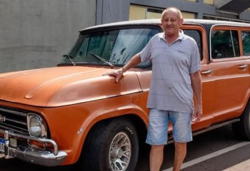 Homem encontrado morto dentro de veículo é identificado