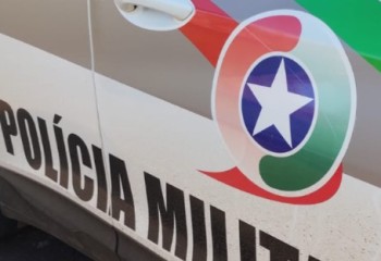 Jovem é baleado enquanto caminhava