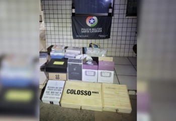 Polícia Militar apreende vinhos e roupas de cama em ocorrência de descaminho na BR-163