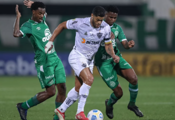 Chape precisa vencer o Galo na Arena Condá para se manter fora do Z-4