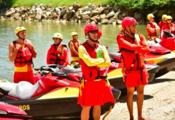 SC reforça número de policiais e guarda-vidas à espera de temporada histórica de verão