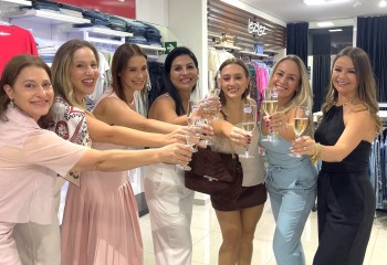 Liberty Duty Free realiza desfile intimista alusivo ao Dia da Mulher