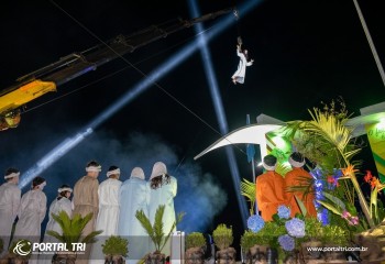 Fé e devoção marcam a 47ª Via Sacra de Rua da Tri Fronteira