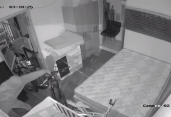Ladrão quebra vidraça de estabelecimento e furta bicicleta durante a madrugada