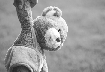 Padrasto e mãe denunciados pela morte de bebê vão a júri popular em Concórdia