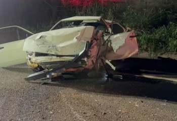 Colisão entre dois carros deixa cinco feridos na PR-475