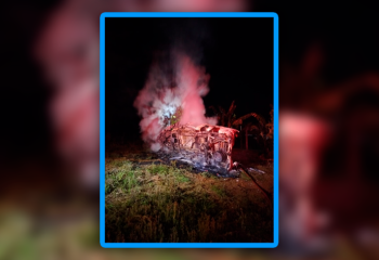 Veículo capota e pega fogo após saída de pista na SC-161