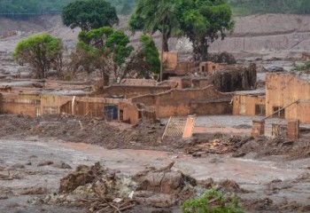 Desastre de Mariana completa 10 anos e moradores ainda buscam justiça