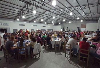Jantar e palestra marcam homenagens aos professores e servidores públicos