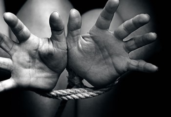 MPF denuncia cinco pessoas por tráfico internacional de mulheres no Paraná