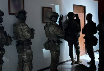 BOPE resgata menina de 4 anos mantida em cárcere privado pelo próprio pai