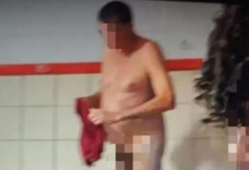 Professor é afastado após se despir na frente dos alunos em sala de aula