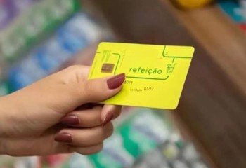 Vale-refeição acaba na primeira metade do mês e trabalhador de SC paga para almoçar