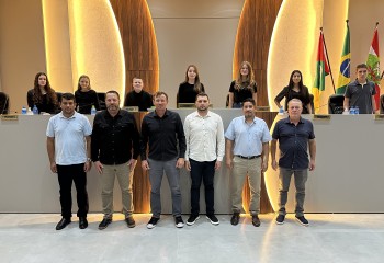 Sessão de posse marca início dos trabalhos dos vereadores mirins