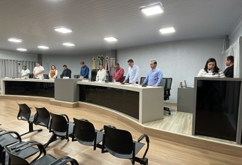 Vereadores aprovam licença-maternidade de seis meses para a prefeita Bianca Maran Bertamoni