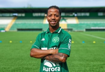 Jogador da Chapecoense vira réu por fraude em apostas esportivas e lavagem de dinheiro