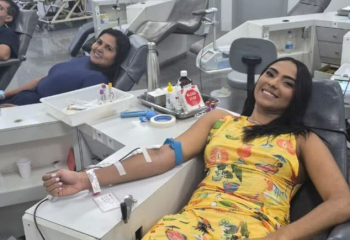 Mulher troca presentes de aniversário por doações de sangue e mobiliza 60 pessoas
