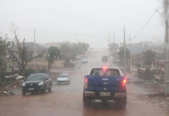 Simepar alerta para temporais no Paraná a partir de domingo com chegada de nova frente fria