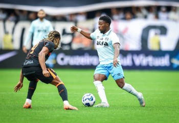 Corinthians vence o Grêmio em Itaquera e Memphis volta a marcar após três meses