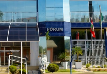 Homem que atropelou e matou duas pessoas é condenado a mais de 40 anos de prisão