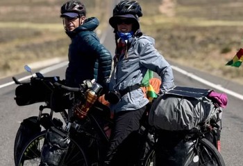 Casal paranaense larga emprego, vende tudo e passa mais de dois anos viajando de bicicleta para cruzar a América, de Ushuaia ao Alasca