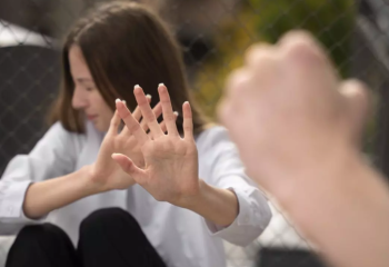 Mais de 600 mulheres recorrem à Justiça por proteção contra violência doméstica a cada semana