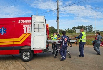 Menino de 8 anos fica ferido após ser atropelado enquanto estava de bicicleta