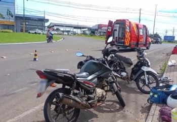 Duas motociclistas ficam feridas em acidente