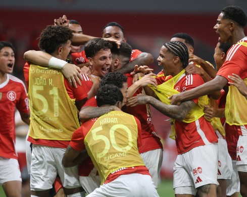 Inter vira e estreia no Gauchão com vitória